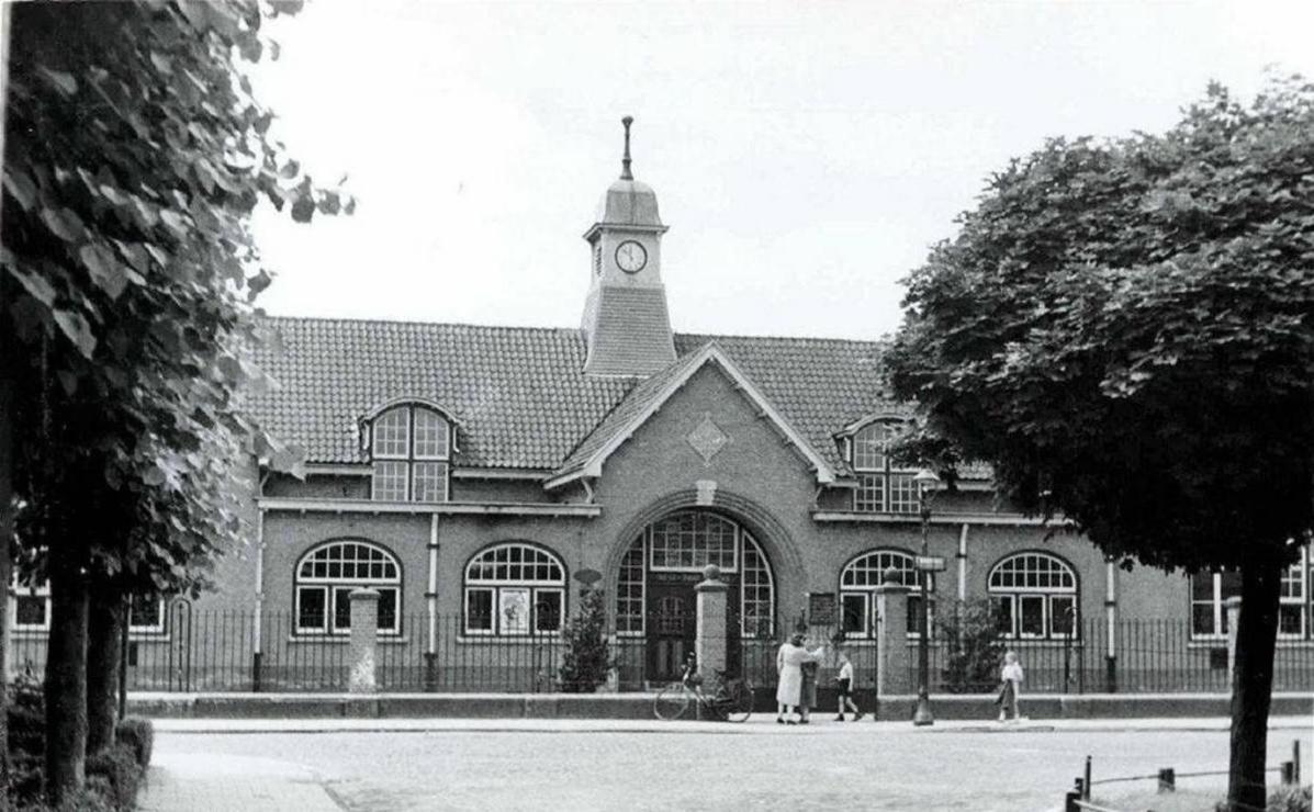 Overnachten In De Oude West-Indieschool Enschede Eksteriør bilde